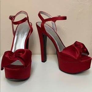 Michaelangelo Bianca Apple red platforms